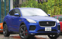 【ジャガー E-PACE 試乗】スポーツカー風の動的性能を持ったSUV…中村孝仁 画像