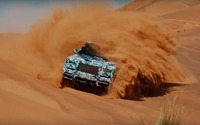 ロールスロイス初のSUV、カリナン のティザーイメージ…砂漠で最終開発テスト 画像