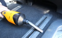 オートバックス、車内掃除向けコードレスクリーナーとハンディモップを発売へ 画像