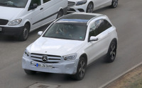メルセデスベンツ GLC 初の改良へ、48Vマイルドハイブリッドも設定 画像