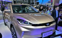 バイドゥが出資する新興EVトップランナー「威馬」…北京モーターショー2018 画像