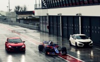 シビック タイプR 新型をトロロッソ・ホンダのF1ドライバーに納車 画像