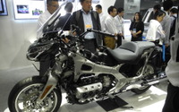 ホンダが ゴールドウイング の内部を公開、来場者は興味津々…人とくるまのテクノロジー2018 画像