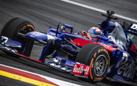 MotoGP王者マルク・マルケスがF1マシンを初ドライブ 画像