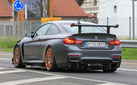 これが噂の「CSL」か!? 過激すぎる謎のBMW M4 を目撃 画像