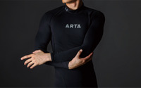 ARTA×アンダーアーマー、コラボトレーニングウェアを発売 オートバックス 画像