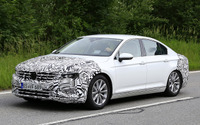 VW パサート に狭角V6「VR6」復活か? 改良モデルをスクープ 画像