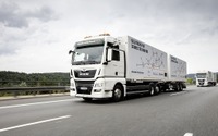 VWグループの自動運転トラックが隊列走行、積荷を届ける実証実験を開始 画像