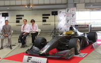 【スーパーフォーミュラ】来季マシン「SF19」国内初お披露目…雨の富士でテスト開始 画像