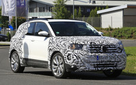 日本発売は2020年!? VWの新型SUV「T-クロス」、マイルドHV搭載へ 画像