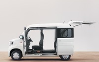 ホンダ、「ダブルビッグ大開口&フルフラット」の新型軽バン N-VAN 発売 126万7920円より 画像