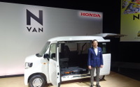 ホンダ 寺谷日本本部長「軽バンの新たなベンチマークに」…新型軽商用 N-VAN 発表 画像