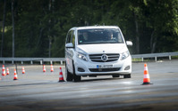 ダイムラー、最新自動運転車で実証実験へ…1秒間に数百兆回の計算が可能 画像