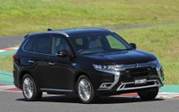 三菱 アウトランダーphev 新型試乗 思いのほかスポーティで自在度の高いハンドリング感覚が好印象 河村康彦 レスポンス Response Jp 三菱 アウトランダーphev 新型試乗 思いのほかスポーティで自在度の高いハンドリング感覚が好印象 河村康彦 レスポンス Response Jp