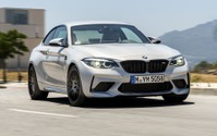 BMW M2 コンペティション、道路標識や速度制限を車両が認識…欧州発売へ 画像