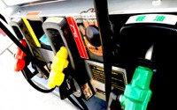 レギュラーガソリン、前週比0.2円安の152.1円 4週間ぶりに値下がり 画像