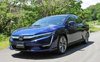 【ホンダ クラリティPHEV 試乗】いくら秀才だって、ダサけりゃ彼氏にしたくない…岩貞るみこ 画像