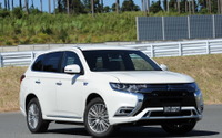 【三菱 アウトランダーPHEV 新型試乗】モーターの存在感強く、車格も従来より上がった印象…片岡英明 画像