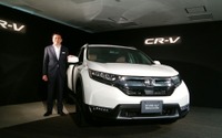 ホンダ CR-V 新型…寺谷日本本部長「月1200台は堅めの目標」、HVは全体の45%を想定 画像
