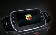 アバルト 595、車載インフォテインメントシステムを強化 Apple CarPlay/Android Auto対応 画像