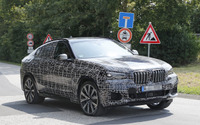 BMW X6 新型、輸送中の生産型プロトタイプを初スクープ 画像