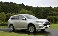 最新SUV比較、パワートレインや先進機能はどう違う? …アウトランダーPHEV、CR-V、フォレスター 画像