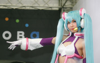 コスプレイヤーえなこ、シースルー初音ミク衣装でホンダ S660 とコラボ…東京オートサロン2019 画像