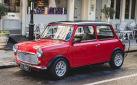 クラシック Mini がEVに、100台を限定生産…7万9000ポンドから 画像