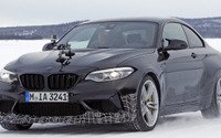 BMW M2 に最速の「CS/CSL」設定へ…雪上で実車をスクープ 画像
