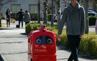 宅配ロボットサービスを大学構内で実証実験、世界初 ZMP・ローソン・慶大が協力 画像