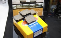 クラシックカー用の復刻ブレーキパッド…IAAE 2019 画像