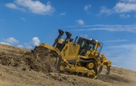 キャタピラー、i-Construction対応の中型ブルドーザ「Cat D8T」を発売 画像