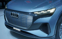 アウディのEV「e-tron」のグリルはなぜグレーになったのか?【千葉匠の独断デザイン】 画像