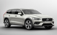 【ボルボ V60クロスカントリー 新型】オフロード性能向上 549万円より 画像