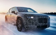 BMWの次世代EV、『iNEXT』に新開発デジタルコクピット…大型曲面ディスプレイ採用へ 画像