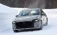 【マツダ3 新型 雪上試乗】パワフルではないが車両との一体感を得やすい2Lガソリンモデル…渡辺陽一郎 画像