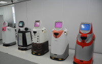 パナソニック、自律搬送ロボットの新モデルの受注開始---公共施設での利用目論む 画像