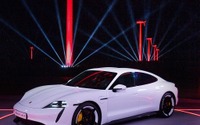 ポルシェ初のEV、『タイカン』発表…761馬力ツインモーター 画像