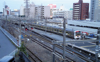 房総の鉄道、ほとんどが再開の目途立たず…総武本線東千葉駅では屋根が倒壊 台風15号 画像