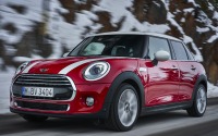 MINI 3ドア/5ドア/コンバーチブル/クロスオーバー の標準装備内容を拡充 画像