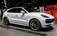 ポルシェ カイエン 新型にPHV、680馬力の電動SUV…フランクフルトモーターショー2019 画像