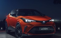 トヨタ C-HR 改良新型、2.0リットルのハイブリッド新設定…欧州発表 画像