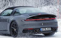 電動スライディングトップを継承、ポルシェ 911タルガ 新型プロトが豪雪に出現 画像