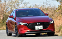 【マツダ3 SKYACTIV-X 新型試乗】執念の新エンジンに“70万円分”のユーザーベネフィットはあるか…中村孝仁 画像