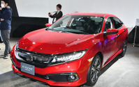 ホンダ シビック セダン/ハッチ 一部改良、デザイン変更&ホンダ センシング全車標準化…東京オートサロン2020 画像