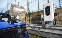 ホンダ、双方向充電器を英国に設置…EVの ホンダe が市役所に電力供給 画像