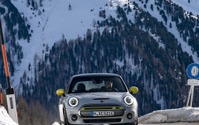 MINI ハッチバック のEV、『クーパーSE』…2020年3月欧州発売へ 画像