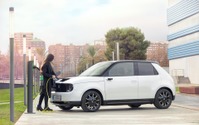 ホンダの新型EV『ホンダe』、航続は最大222km…今夏から欧州納車開始へ 画像