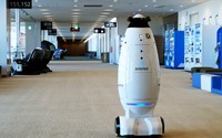 成田空港に警備ロボット導入 SEQSENSE『SQ-2』の近未来感 画像