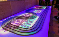 光と映像、音で彩るミニ四駆 ソニーのテクノロジーを用いたコースが渋谷に登場 画像